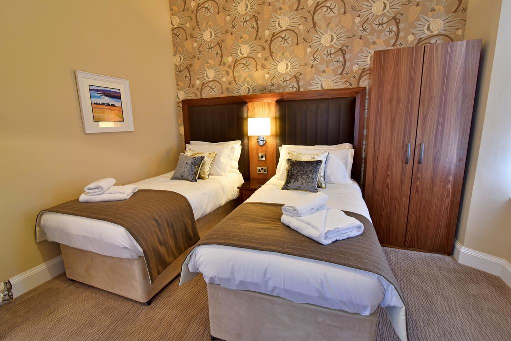 The Townhouse Aberfeldy - Rooms & Breakfast Стая снимка